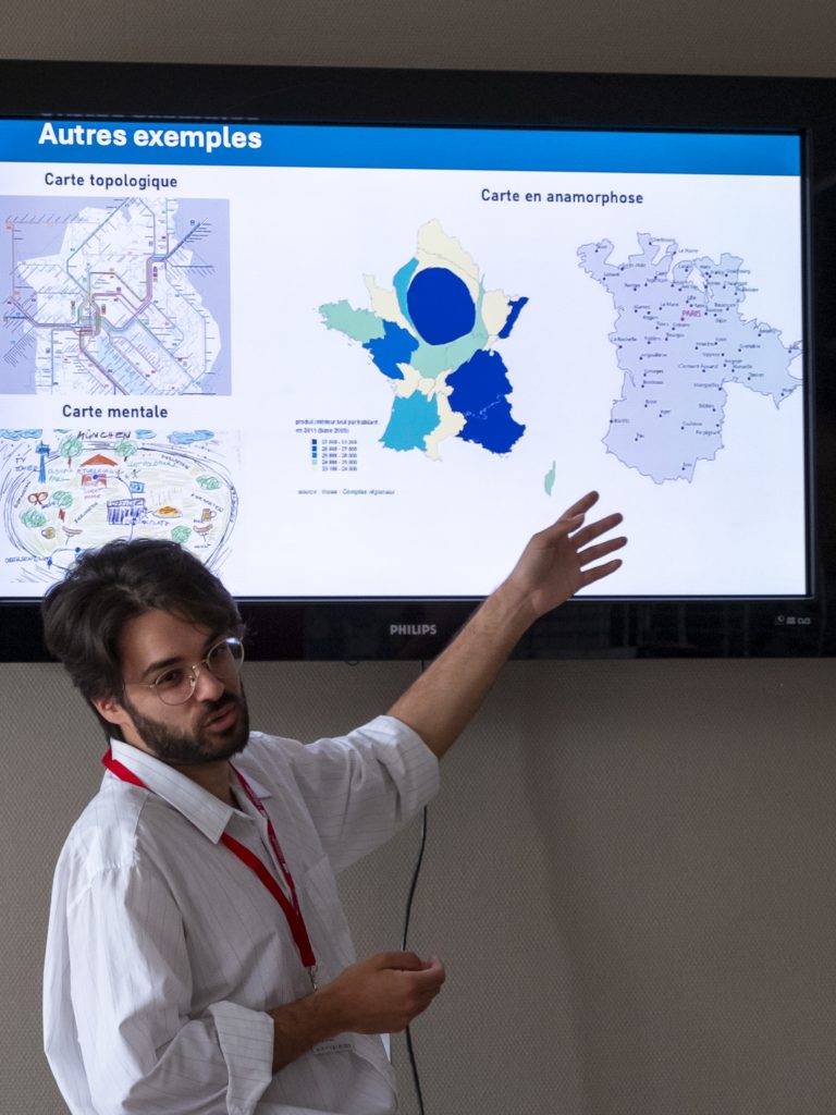 Cartographie des réseaux de transport : déformer pour mieux informer ! Lucien DEGUITRE © Stéphane RIBRAULT - MJC Claude Nougaro
